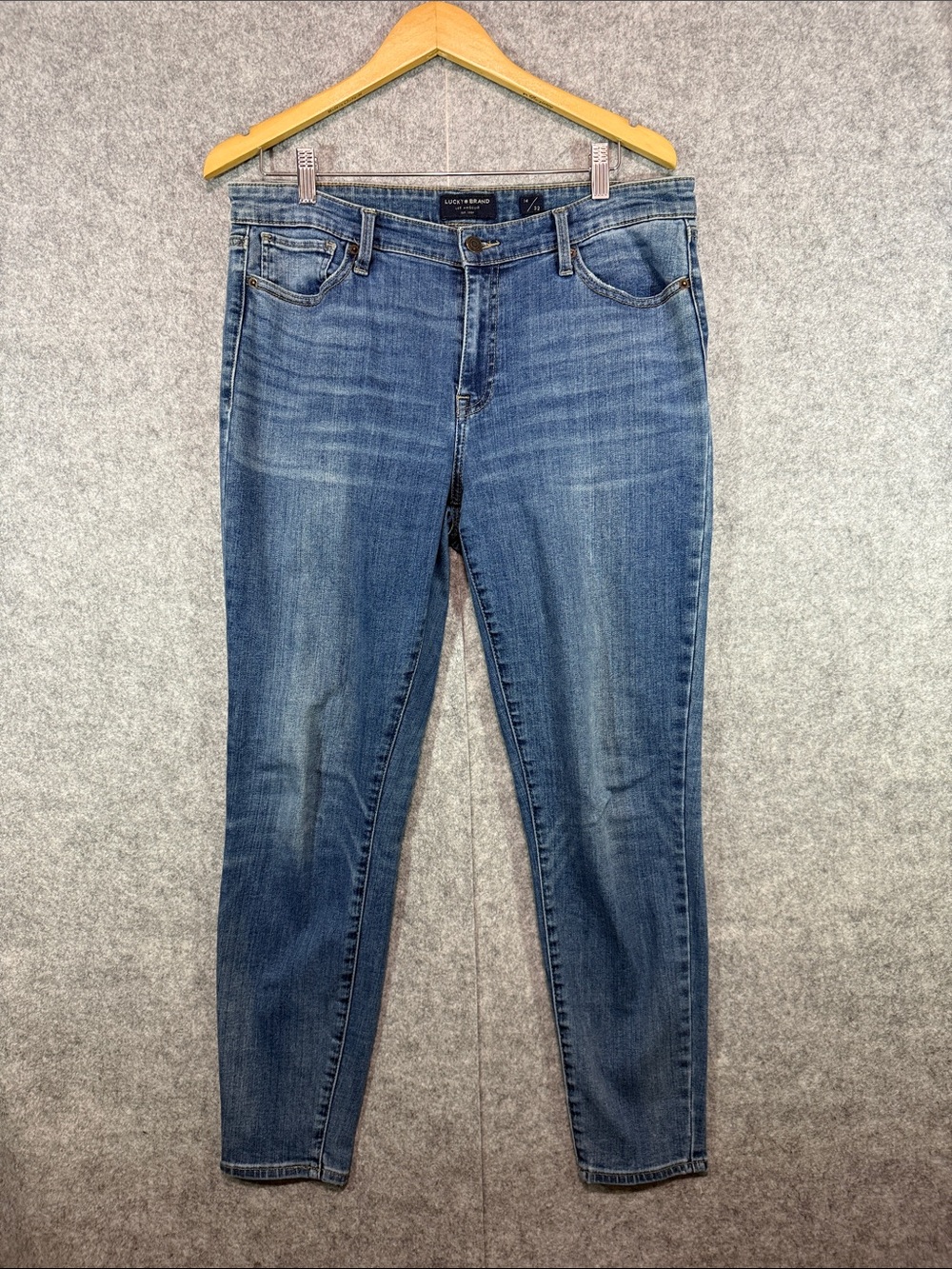 Lucky Brand Skinny Jeans - Womens 14 / 32 - Faded Blue Wash Denim Casual Classic